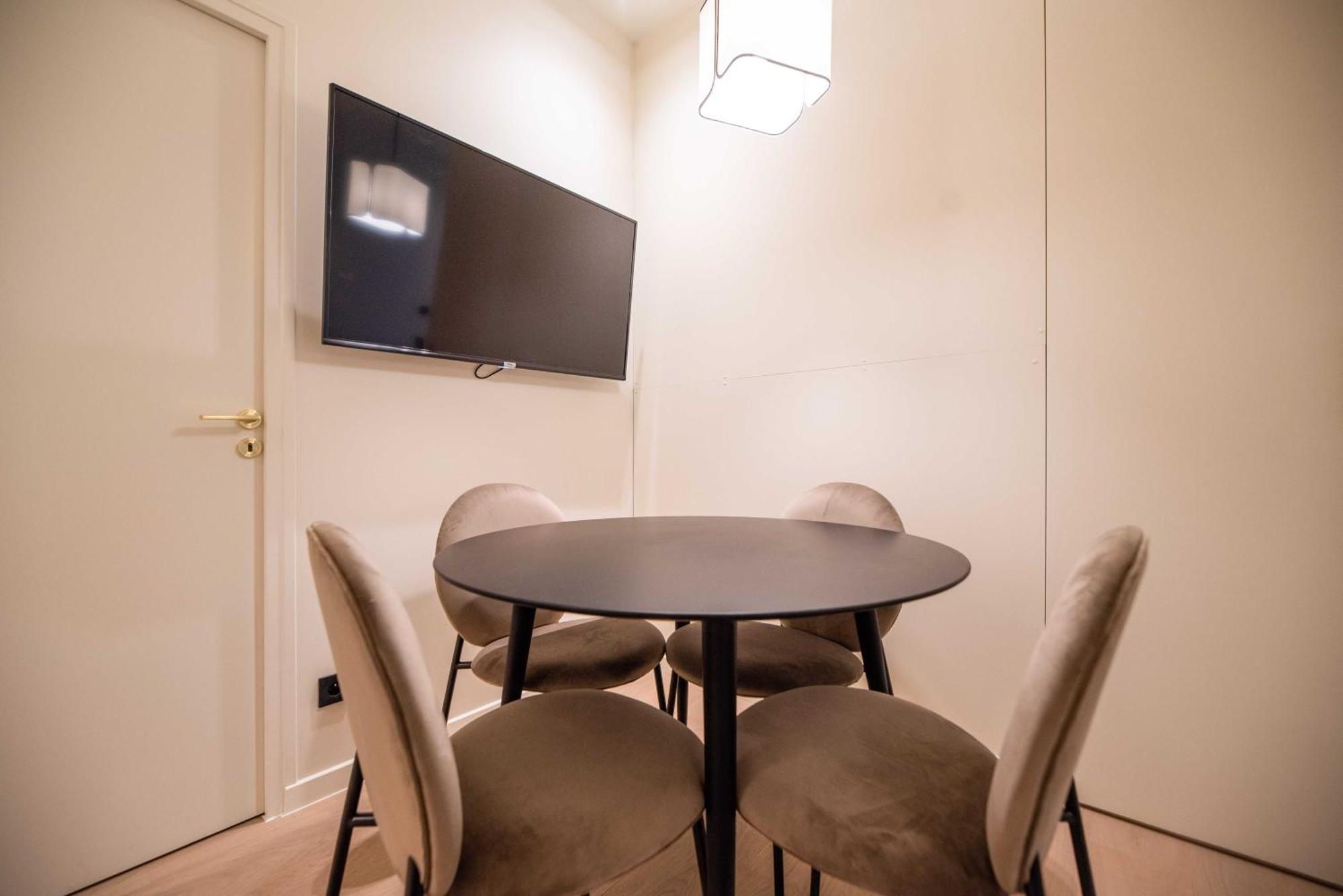 Exceptional With Ac-1br-4p-palais Garnier Apartment