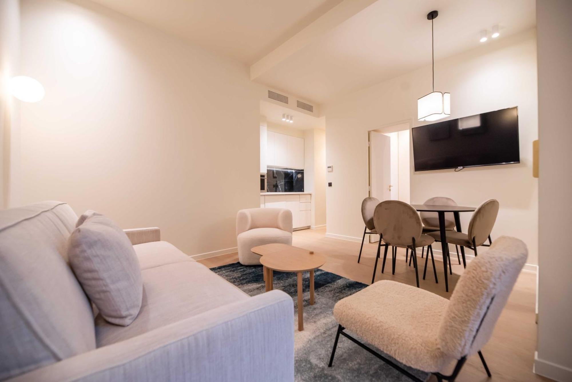 Exceptional With Ac-1br-4p-palais Garnier Apartment *